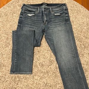 Men’s Medium Wash Jeans